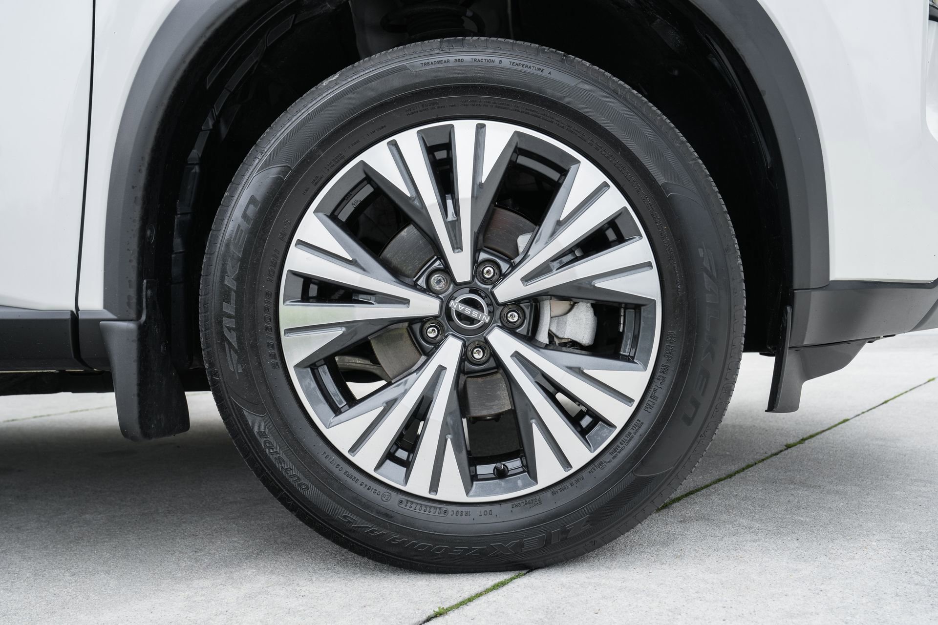 Used 2023 Nissan Rogue SV image 26