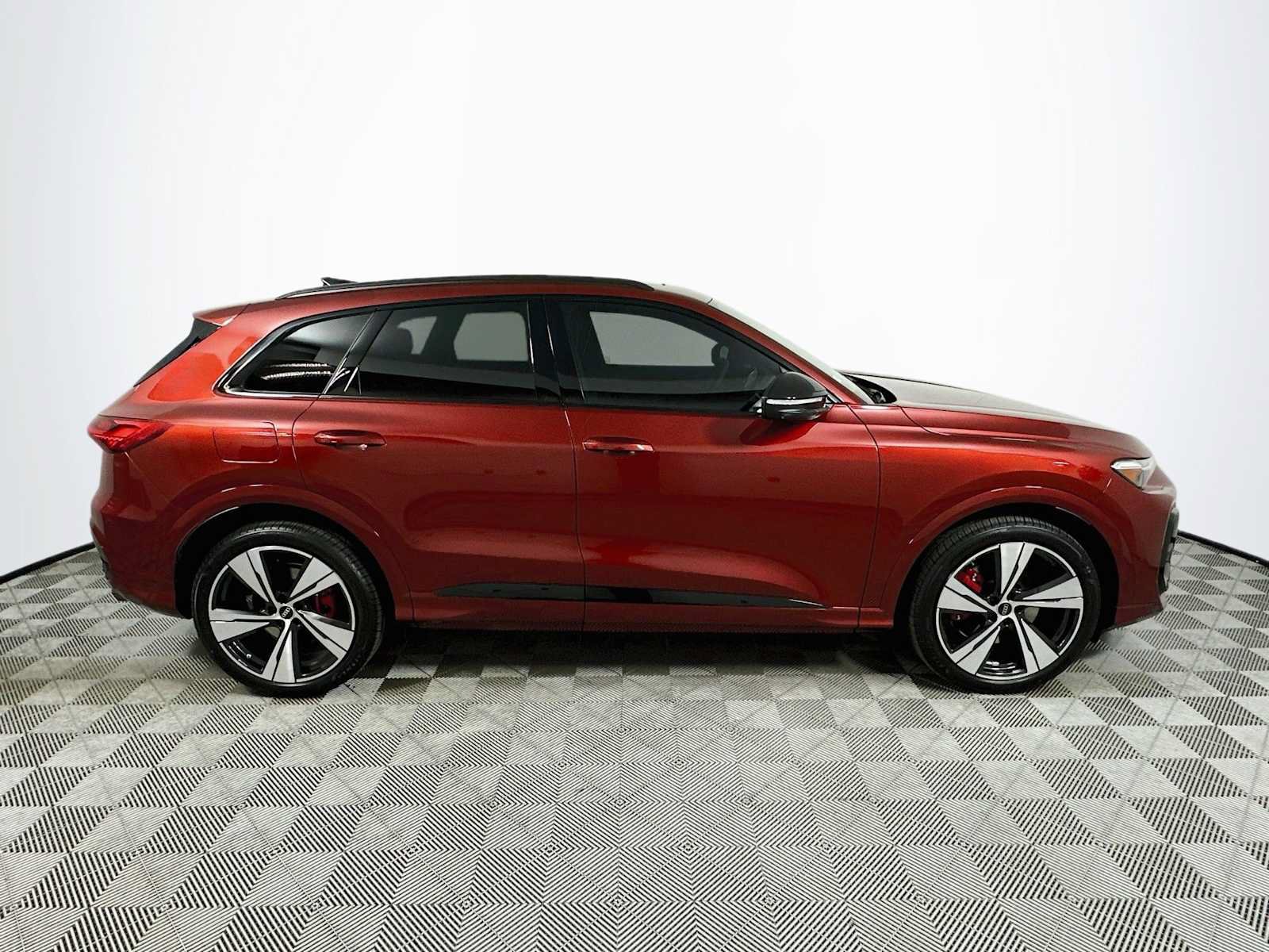 New 2026 Audi SQ5 Prestige AWD/4WD image 8