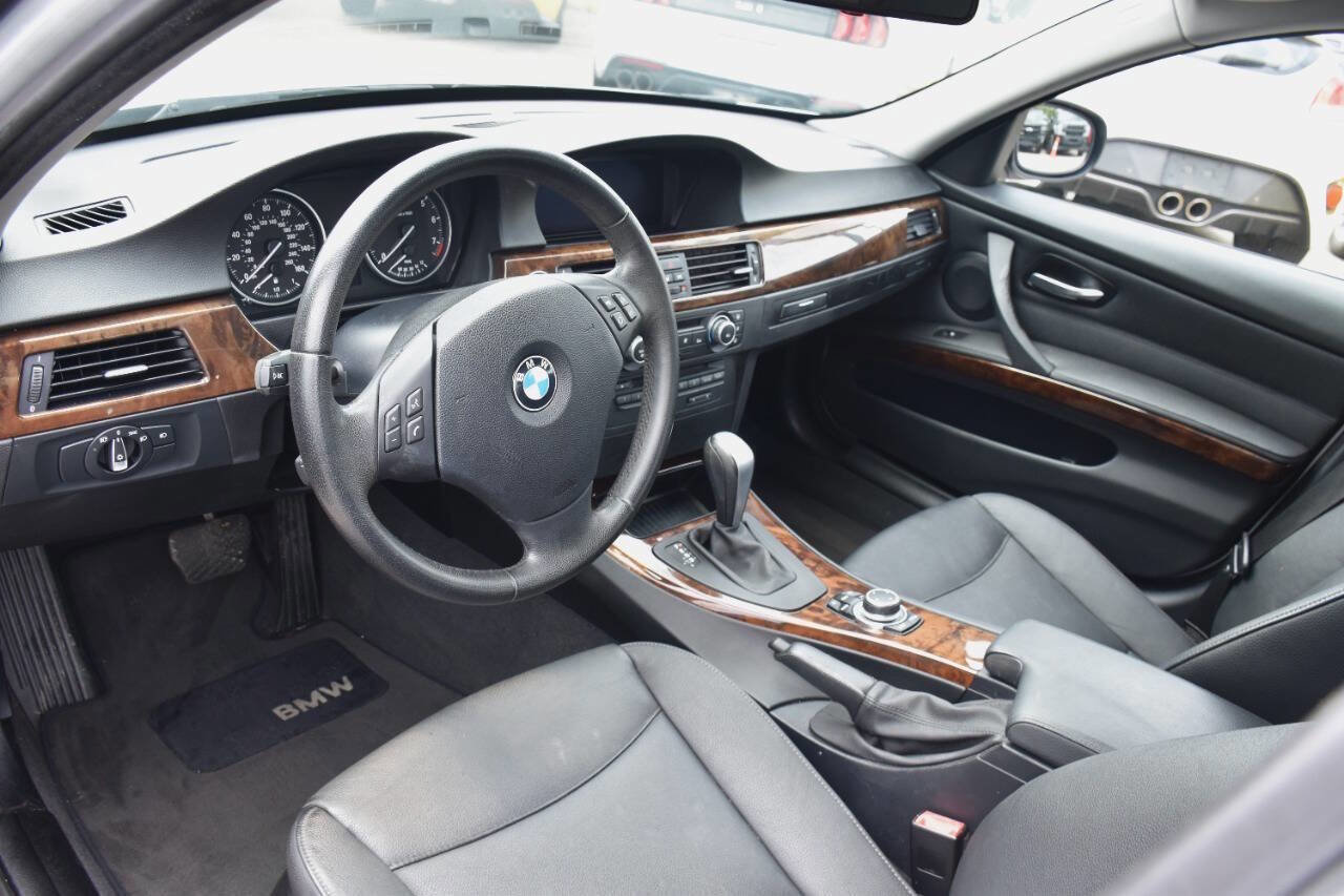 Used 2010 BMW 328i Sedan RWD image 9