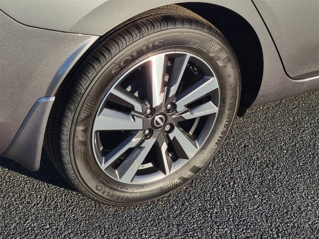 New 2025 Nissan Versa SV w/ Trunk Package image 3