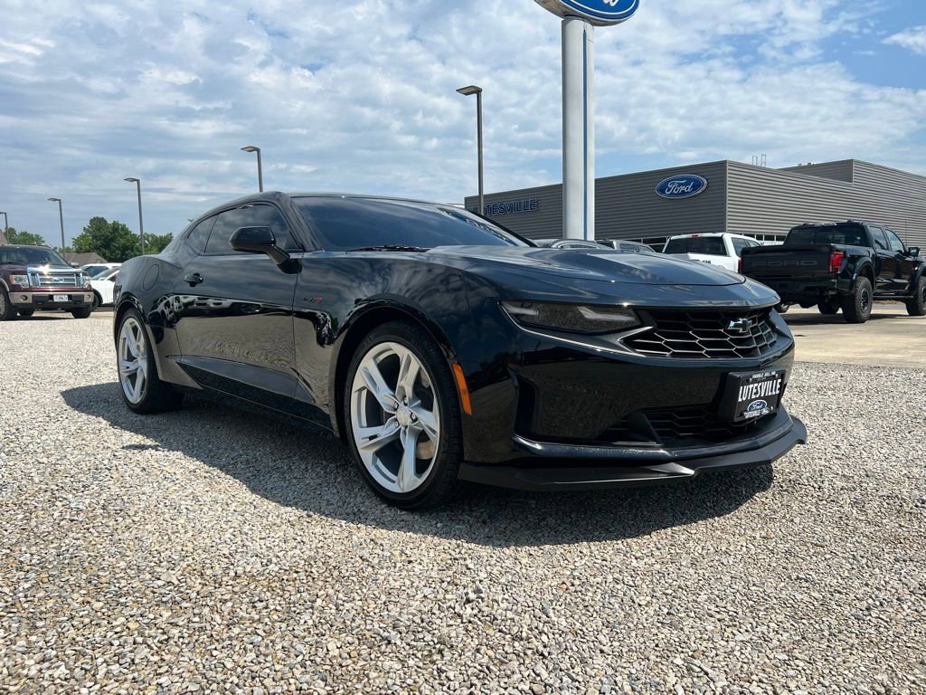 Used 2022 Chevrolet Camaro LT image 2