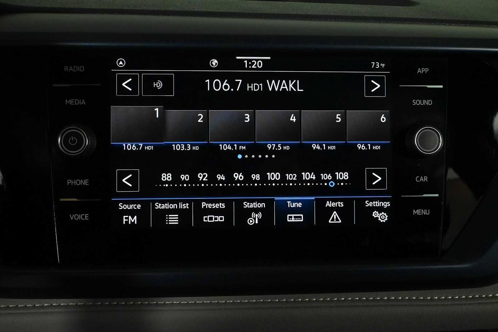 Certified 2024 Volkswagen Taos SE FWD image 23