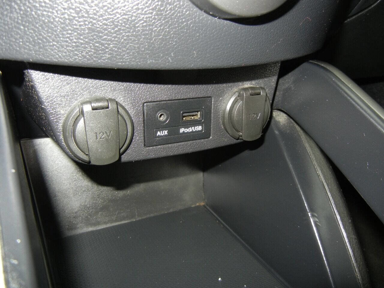 Used 2013 Hyundai Veloster image 32