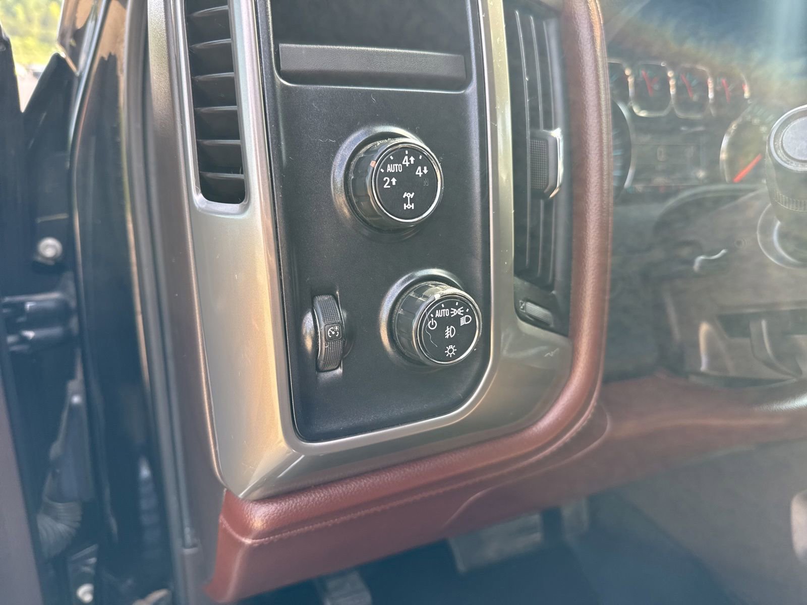 Used 2016 Chevrolet Silverado 1500 High Country AWD/4WD image 18