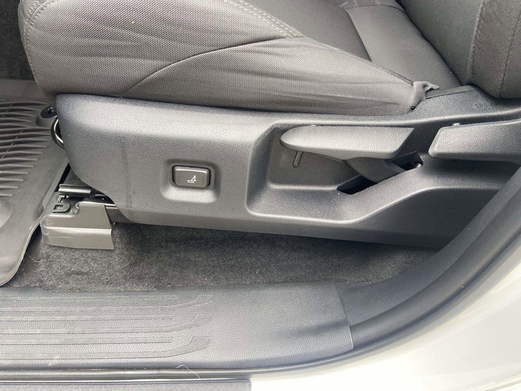 Used 2024 Toyota Tacoma SR image 15