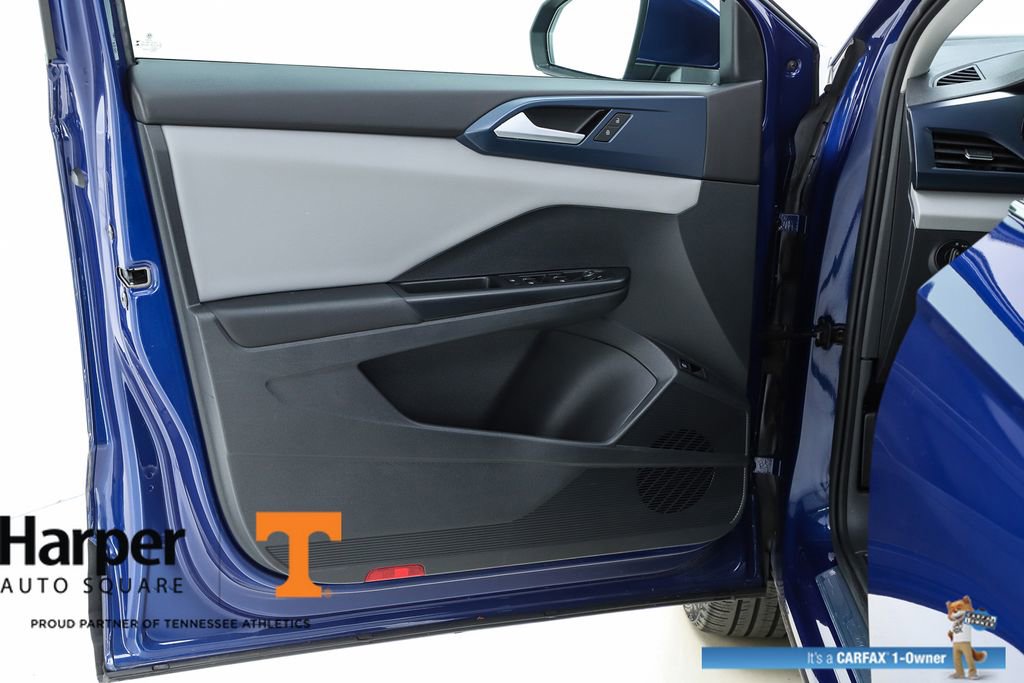 Used 2023 Volkswagen Taos SE w/ Panoramic Sunroof Package image 55