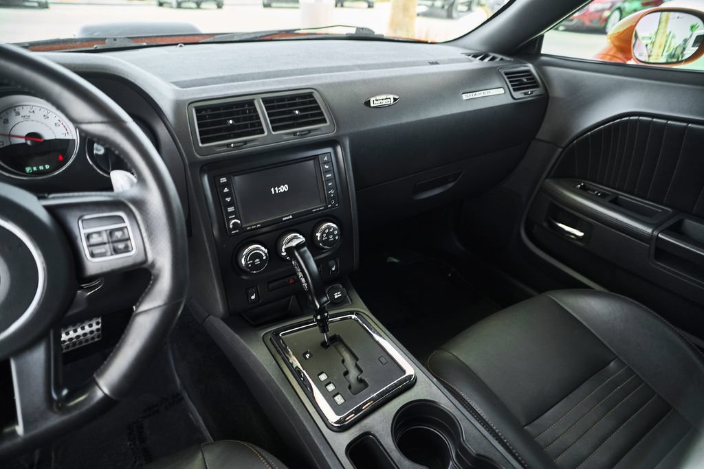 Used 2014 Dodge Challenger R/T RWD image 27