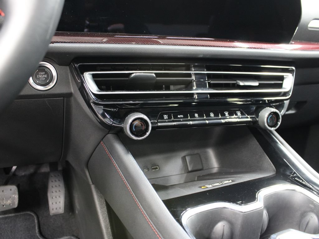 Used 2026 Chevrolet Traverse RS AWD/4WD image 68