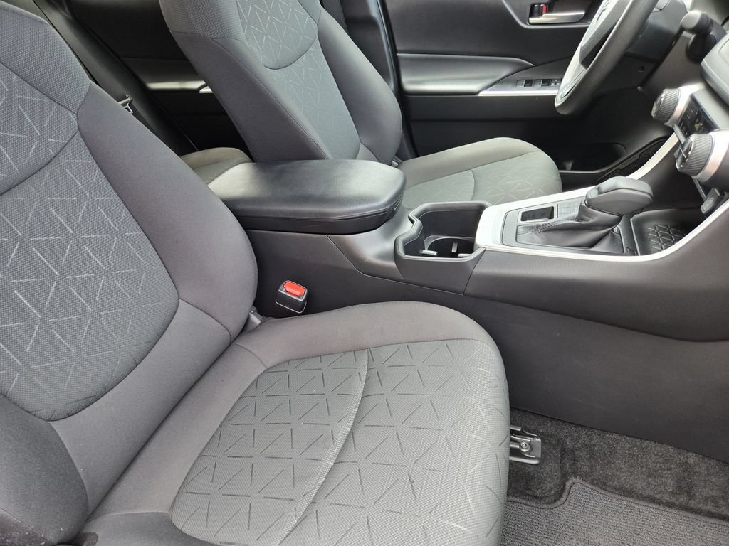 Used 2024 Toyota RAV4 XLE AWD/4WD image 12