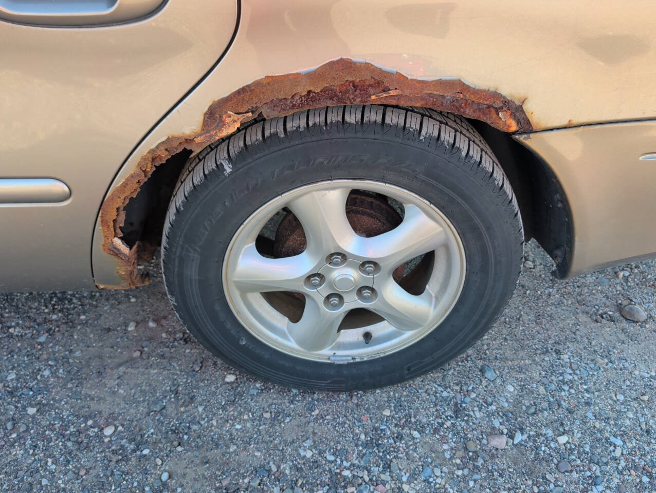 Used 2003 Ford Taurus SE FWD image 10