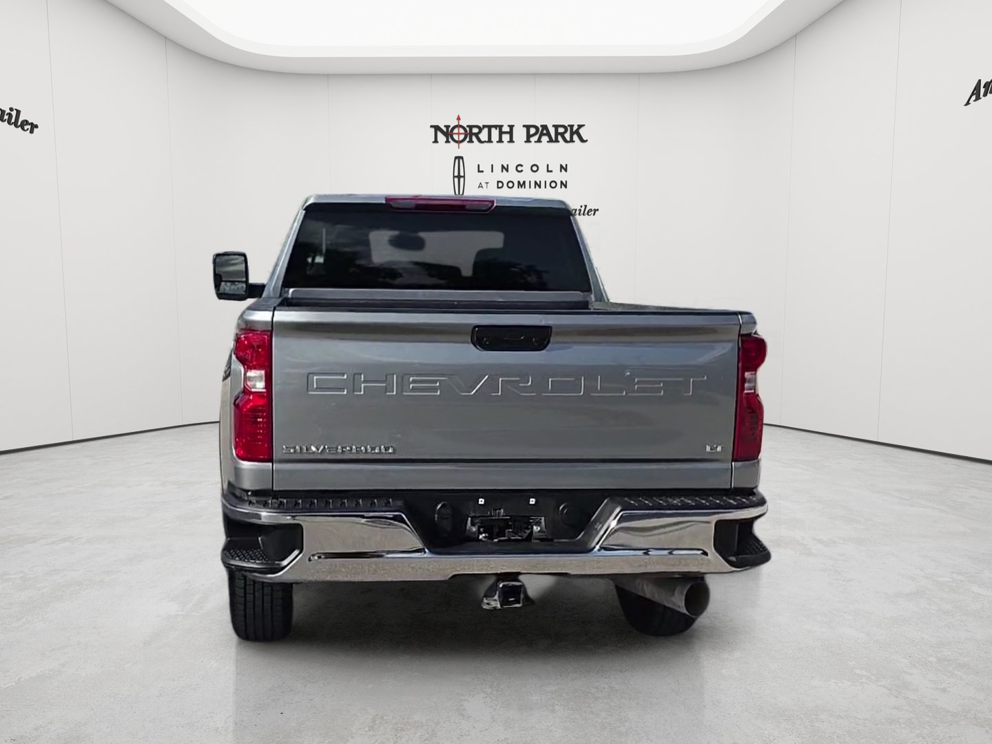 Used 2026 Chevrolet Silverado 2500 LT AWD/4WD image 4