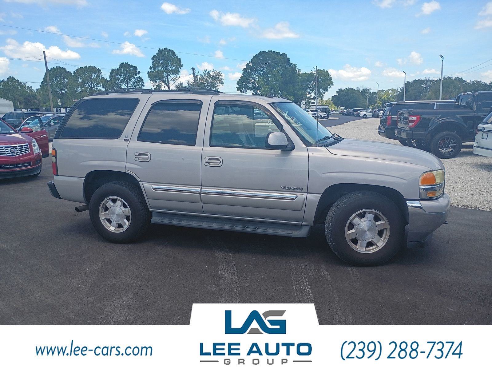 Used 2005 GMC Yukon SLT w/ SLT Preferred Equipment Group AWD/4WD image 3