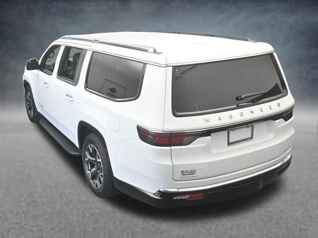 Used 2023 Jeep Wagoneer L Series III w/ Preferred Equipment Group AWD/4WD image 19
