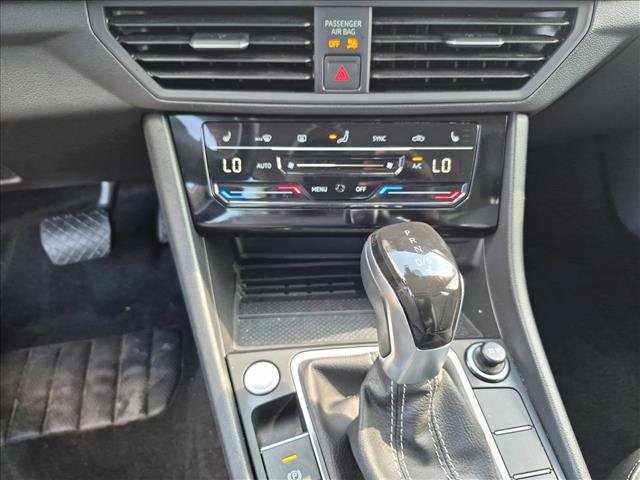 Used 2025 Volkswagen Jetta SE FWD image 14