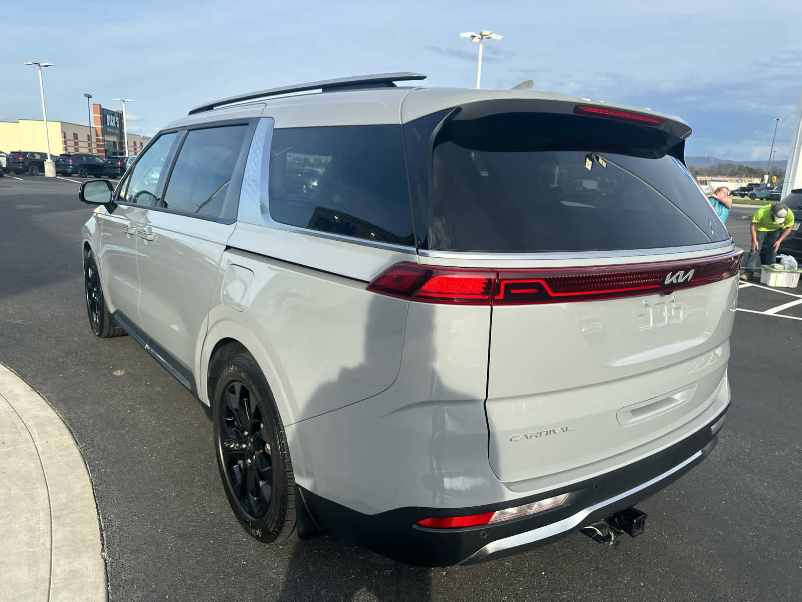 Used 2024 Kia Carnival SX Prestige image 6