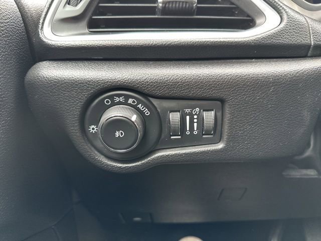 Used 2019 Chrysler Pacifica Touring Plus w/ S Appearance Package image 21