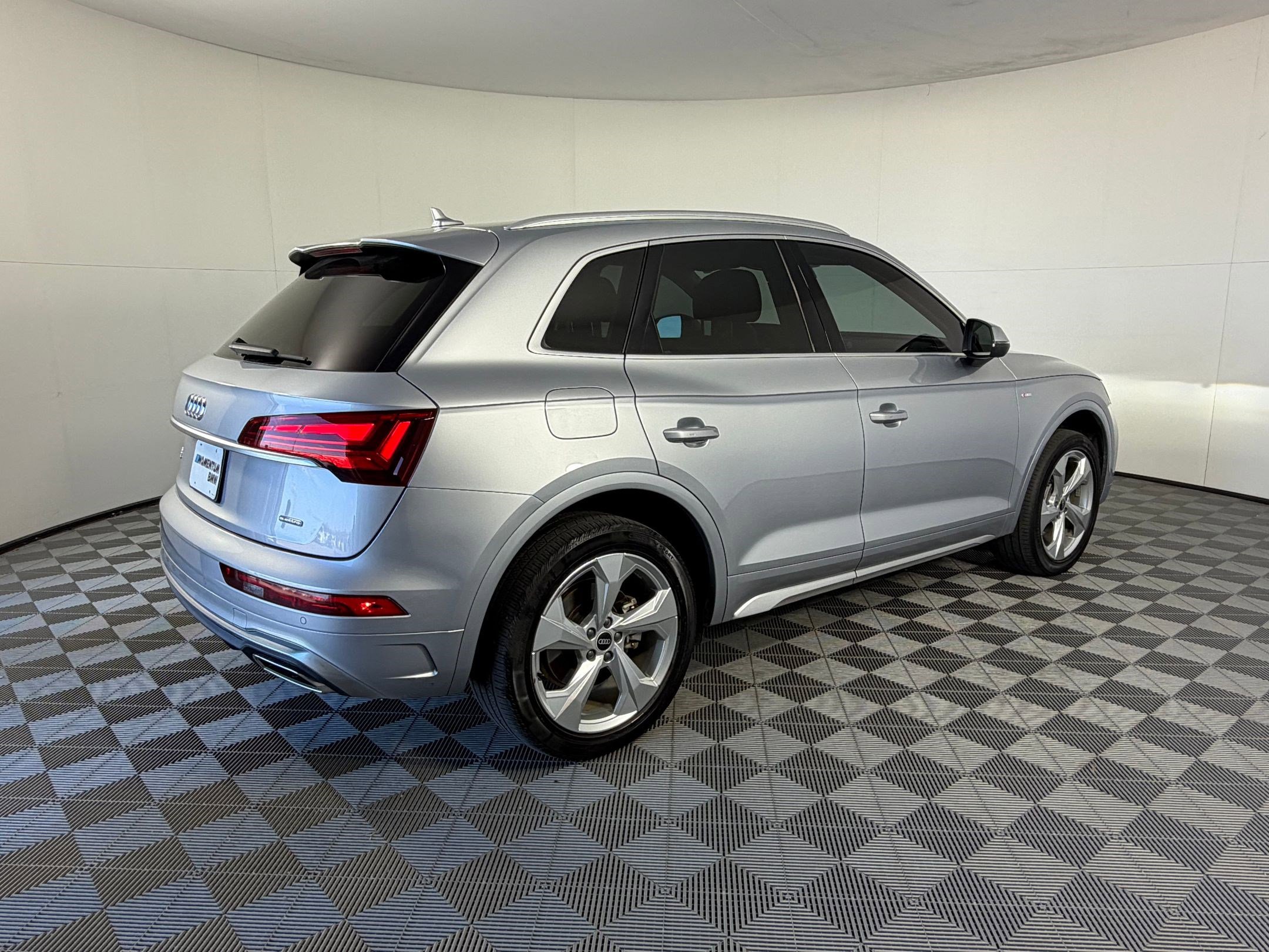 Used 2022 Audi Q5 2.0T Premium Plus w/ Premium Plus Package image 9