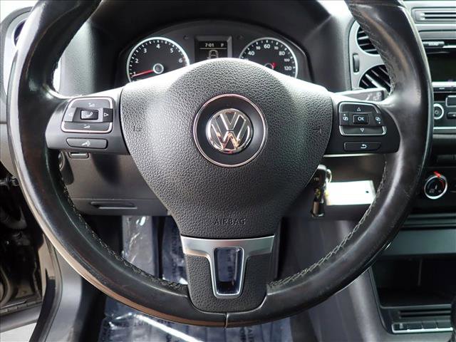 Used 2013 Volkswagen Tiguan S image 12