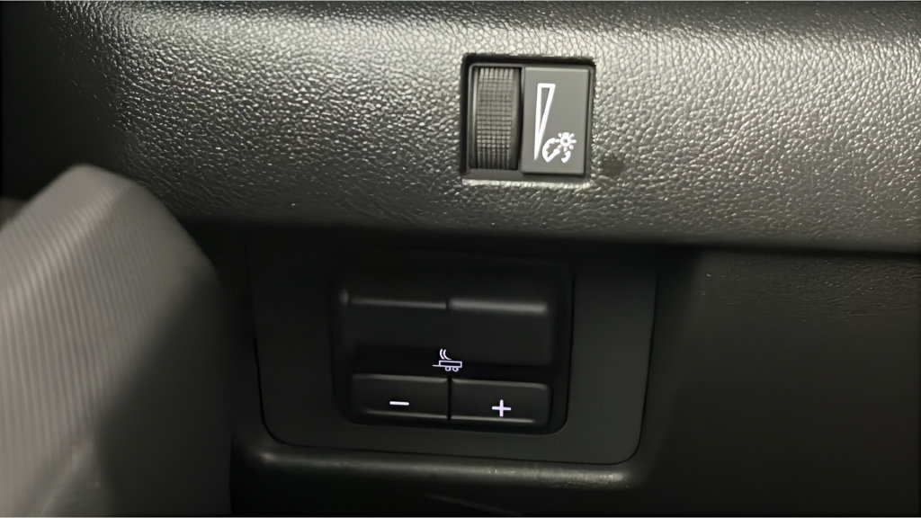 Used 2025 Chevrolet Colorado Trail Boss AWD/4WD image 30