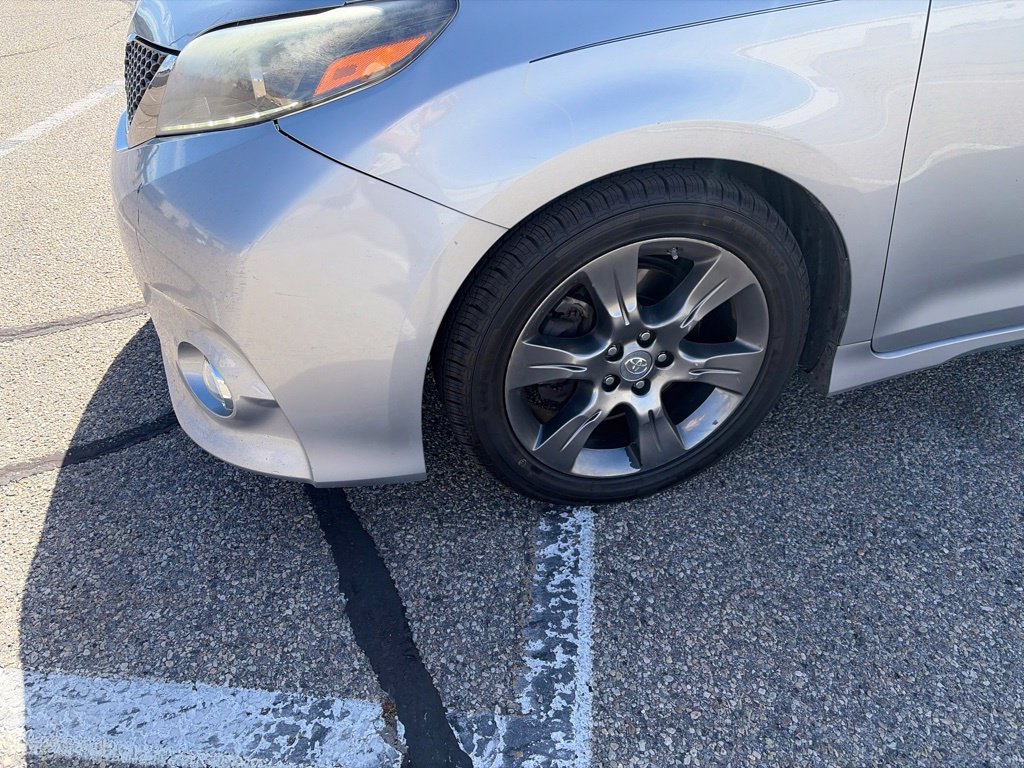 Used 2015 Toyota Sienna SE Premium FWD image 9