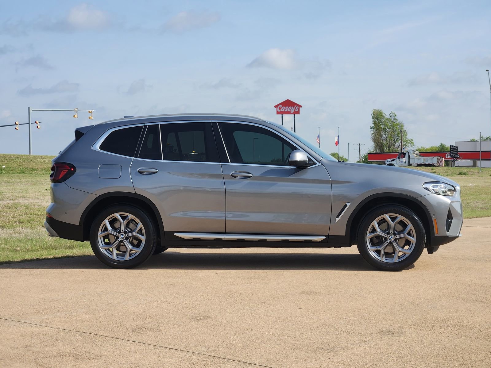 Used 2024 BMW X3 sDrive30i w/ Premium Package RWD image 7