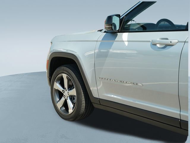 Used 2022 Jeep Grand Cherokee L Limited AWD/4WD image 39