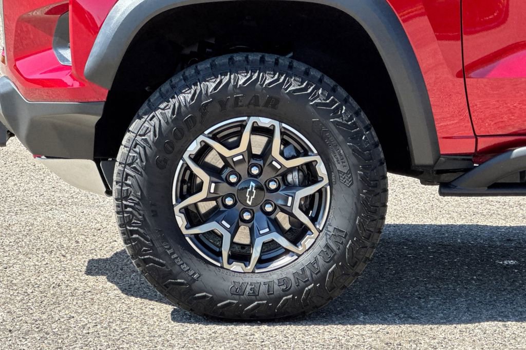 Certified 2024 Chevrolet Colorado ZR2 w/ Safety Package image 32