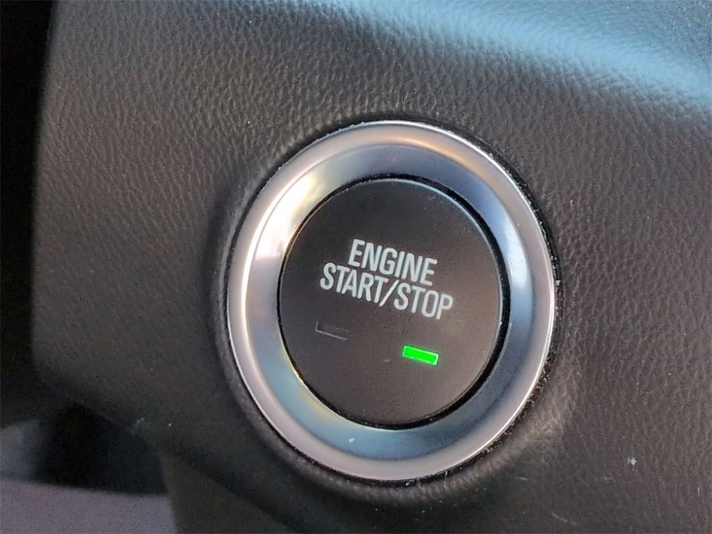 Used 2023 GMC Terrain SLE w/ Driver Convenience Package image 17