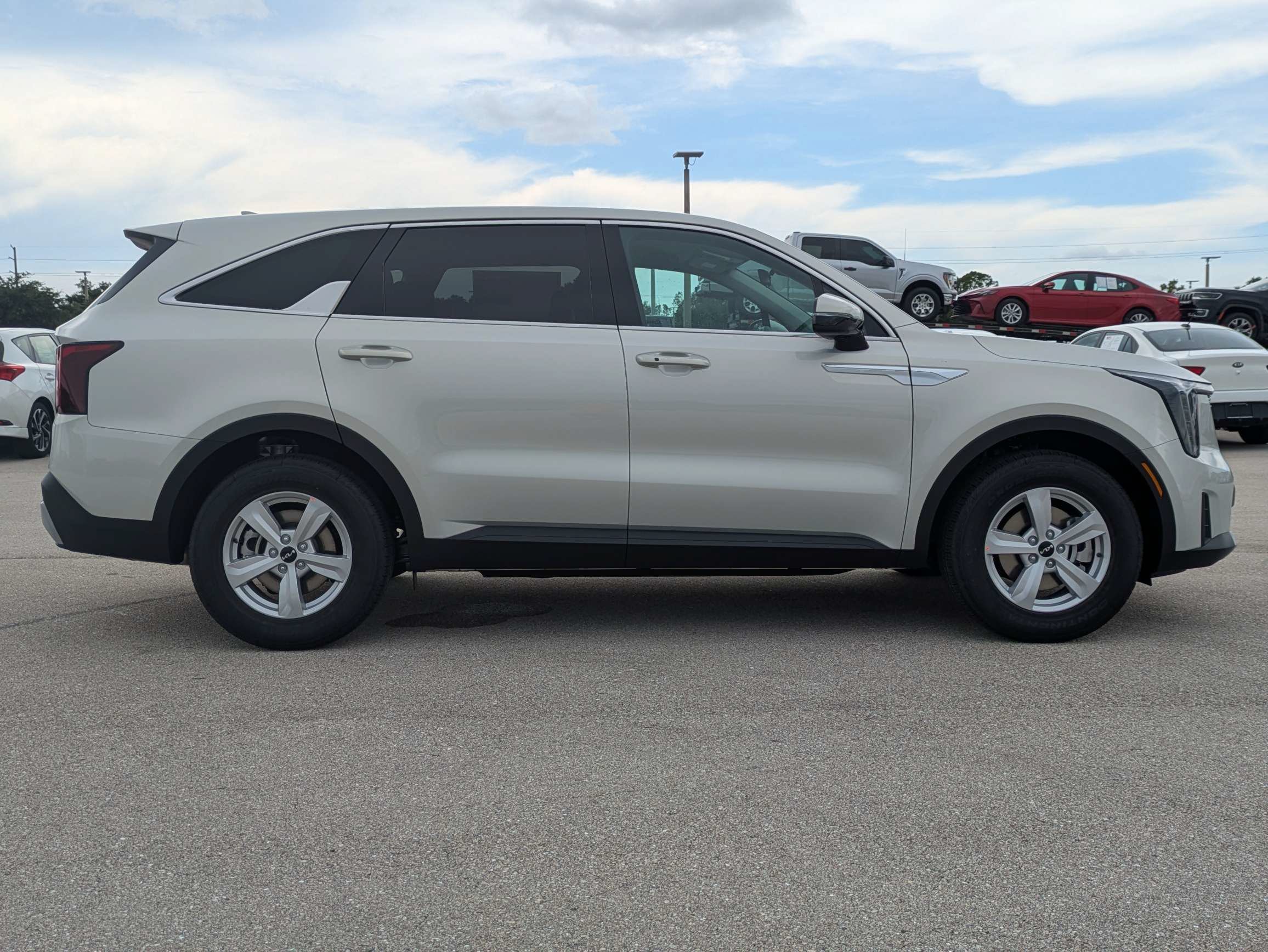 New 2026 Kia Sorento LX FWD image 4