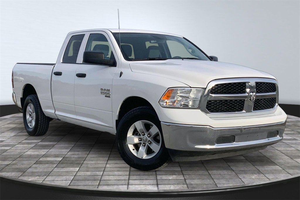 Used 2024 RAM 1500 Classic SLT image 3