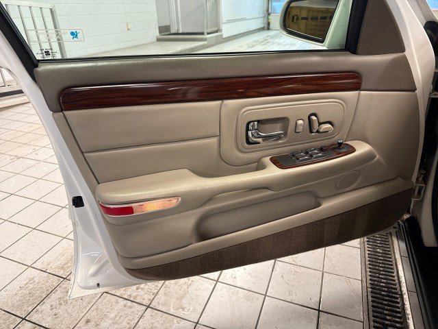 Used 1998 Cadillac De Ville Sedan image 14