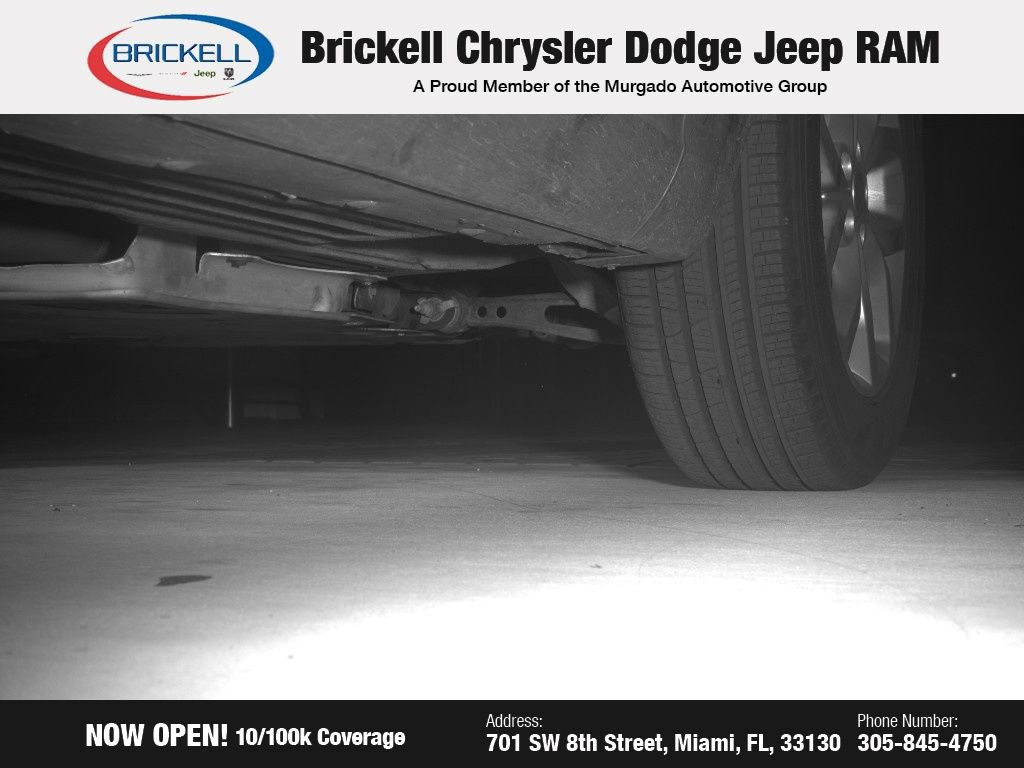 Used 2019 Land Rover Discovery SE image 8