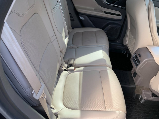 Used 2022 Lincoln Corsair AWD w/ Premium Package image 17