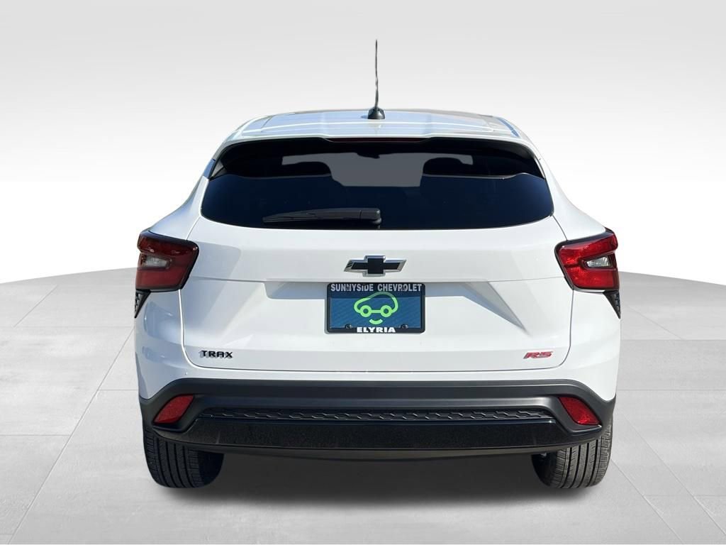 Certified 2024 Chevrolet Trax RS FWD image 3