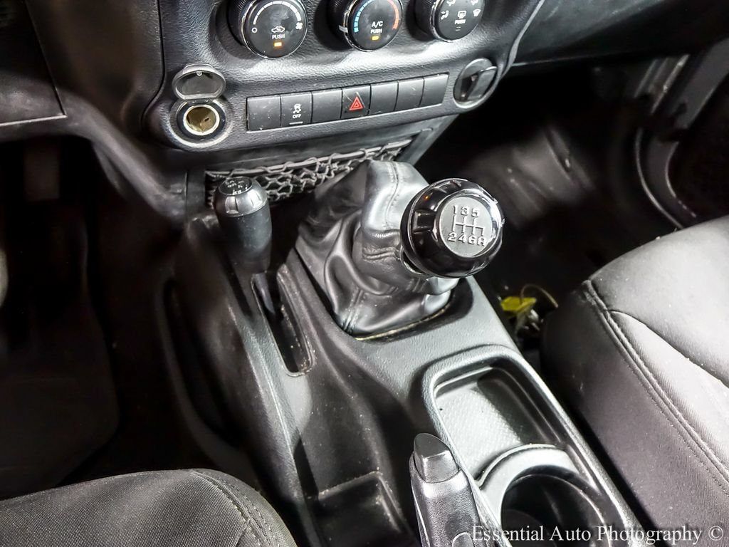 Used 2013 Jeep Wrangler Unlimited Sport AWD/4WD image 18