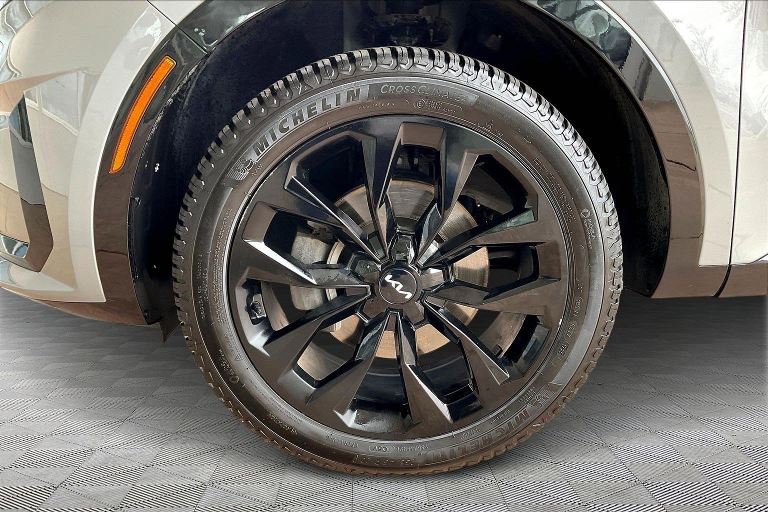 Used 2023 Kia Sorento SX image 32