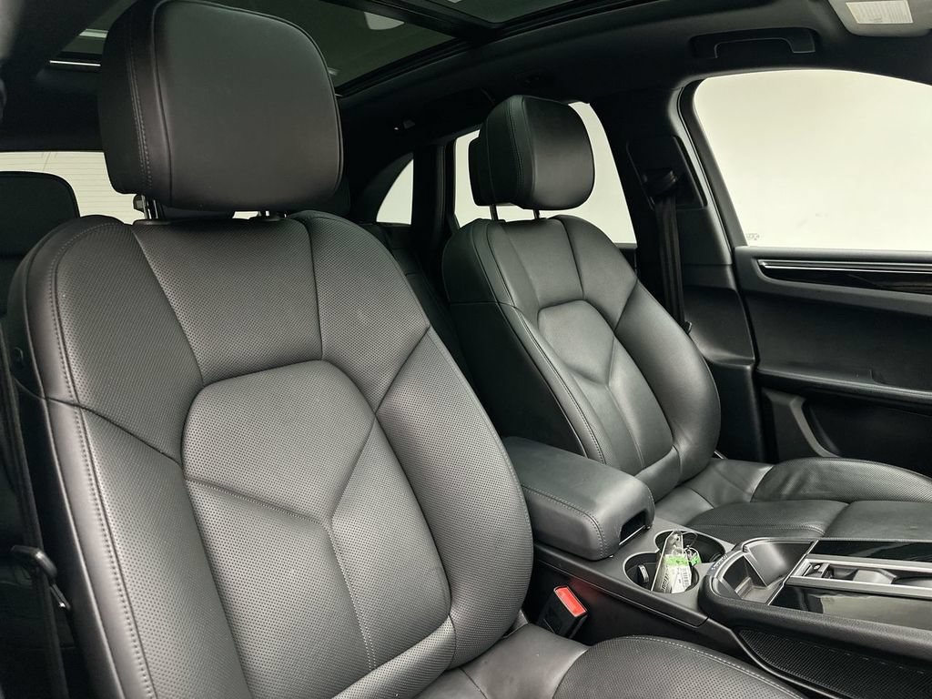 Used 2022 Porsche Macan AWD/4WD image 18