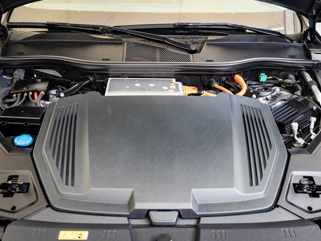 Used 2022 Audi e-tron Premium w/ Convenience Plus Package image 36