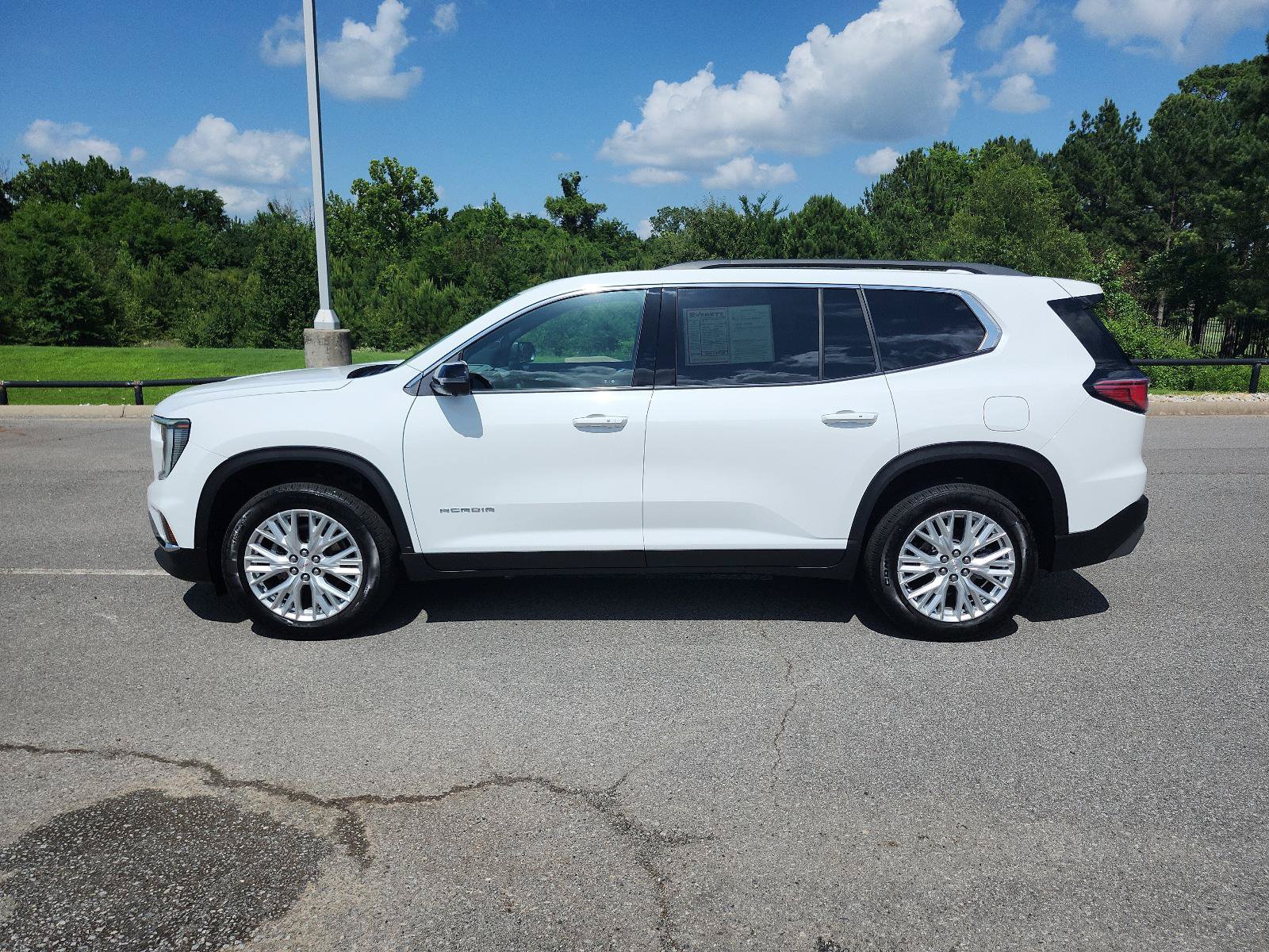 Certified 2024 GMC Acadia Elevation w/ Luxury Package FWD image 2