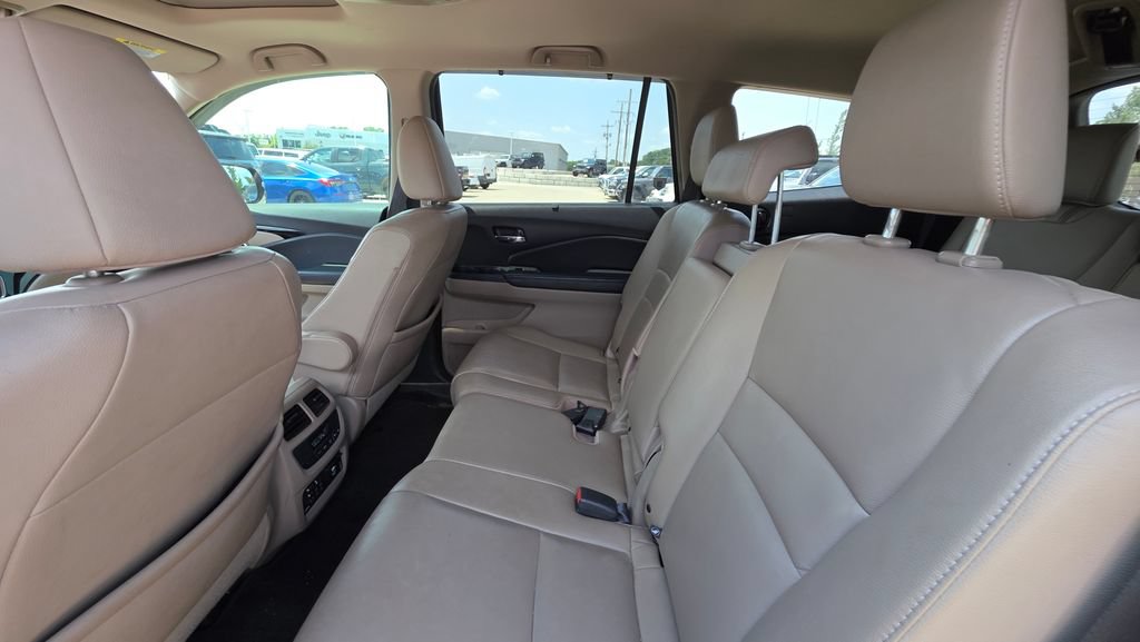 Used 2016 Honda Pilot Touring image 13