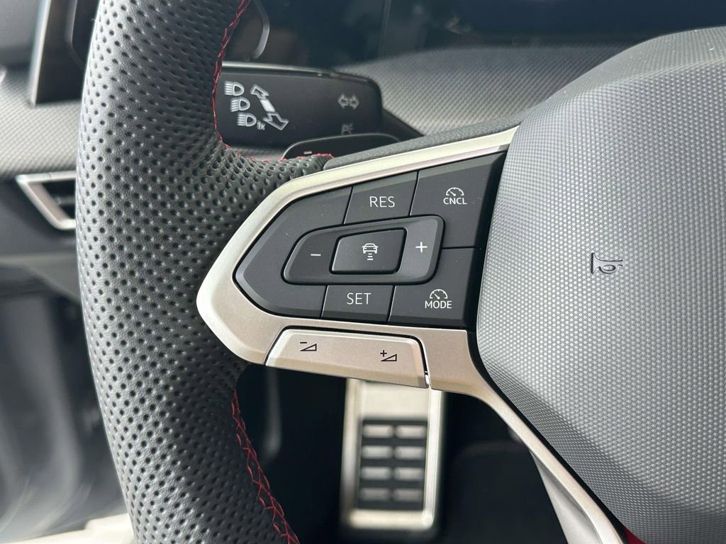 New 2026 Volkswagen GTI SE FWD image 17