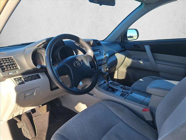Used 2012 Toyota Highlander FWD image 9