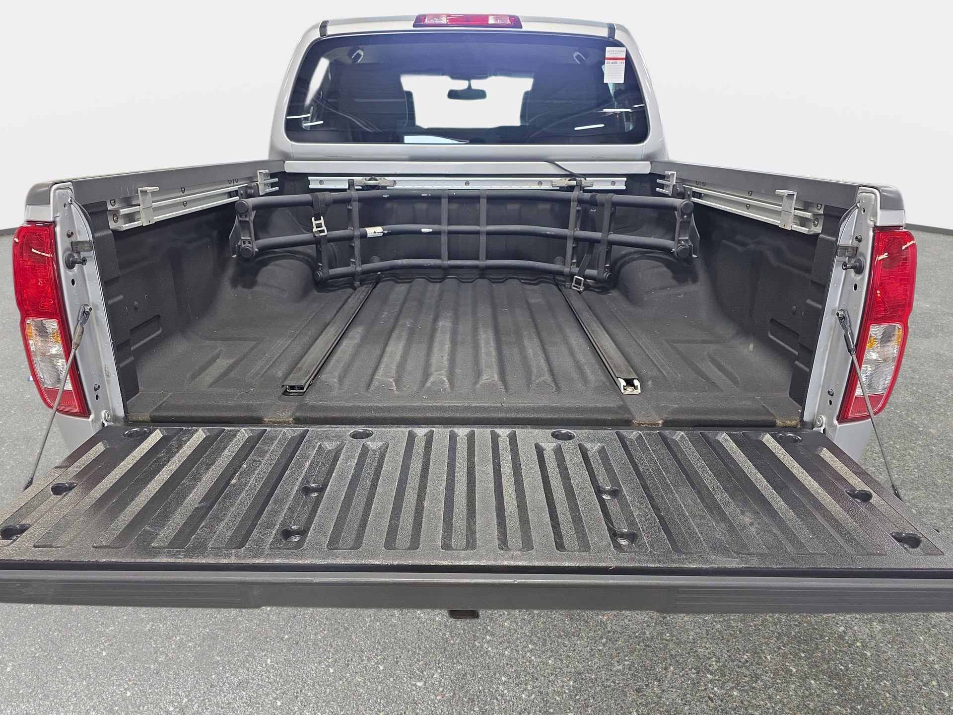 Used 2012 Nissan Frontier SV w/ SV Premium Utility Pkg image 12