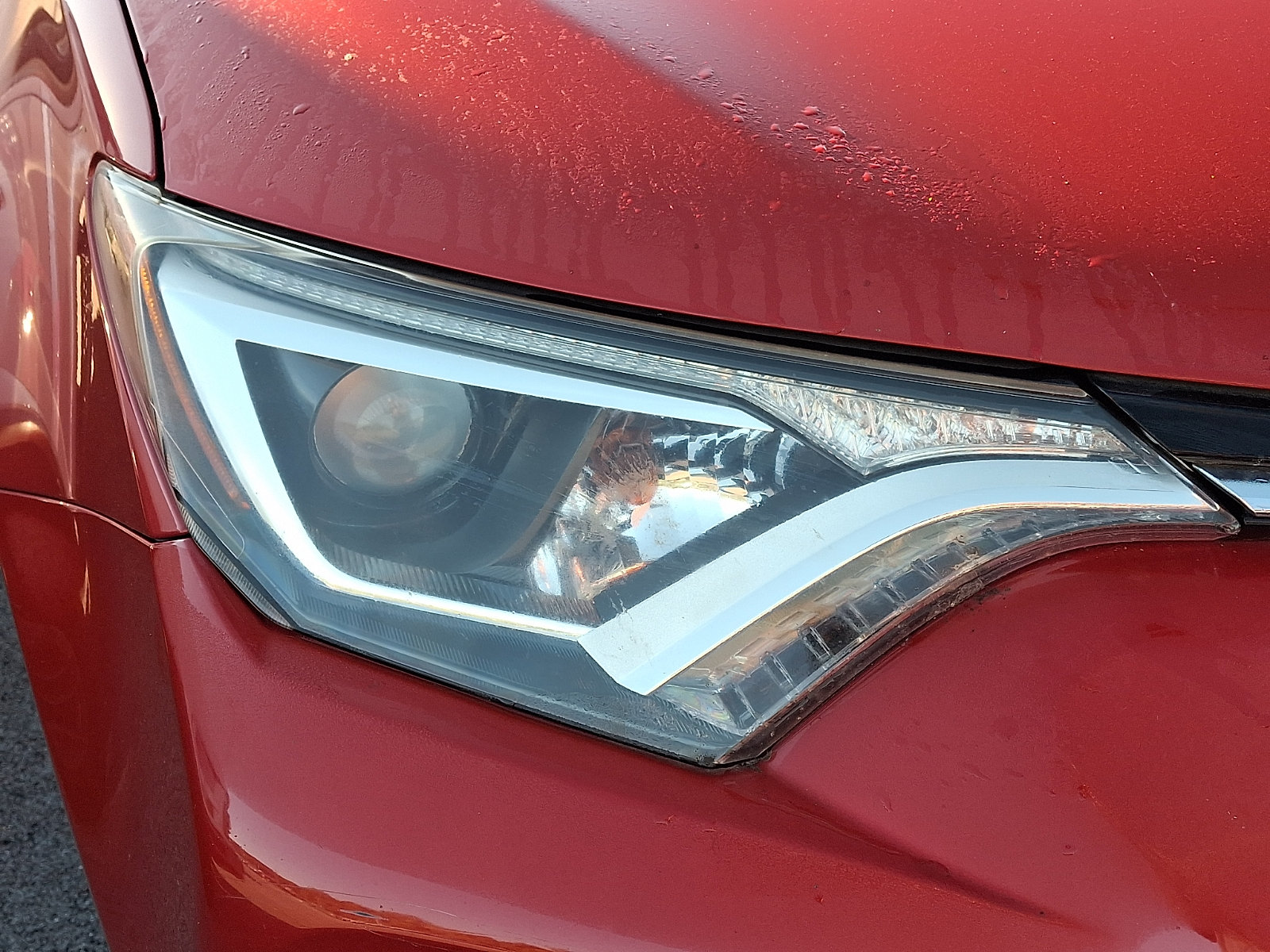 Used 2017 Toyota RAV4 XLE AWD/4WD image 7
