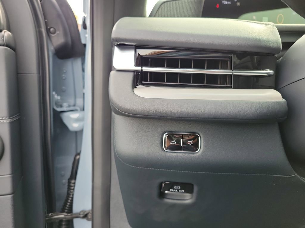 New 2025 Lincoln Navigator L Reserve w/ Jet Appearance Package image 21