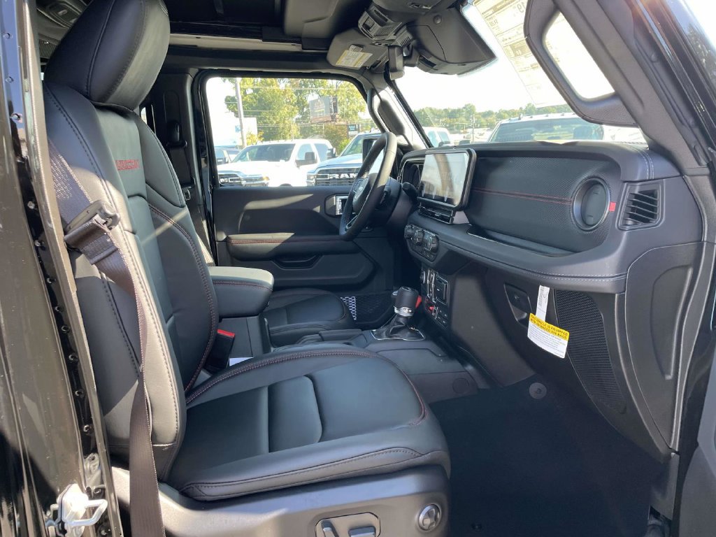 New 2027 Jeep Wrangler Unlimited Rubicon AWD/4WD image 15
