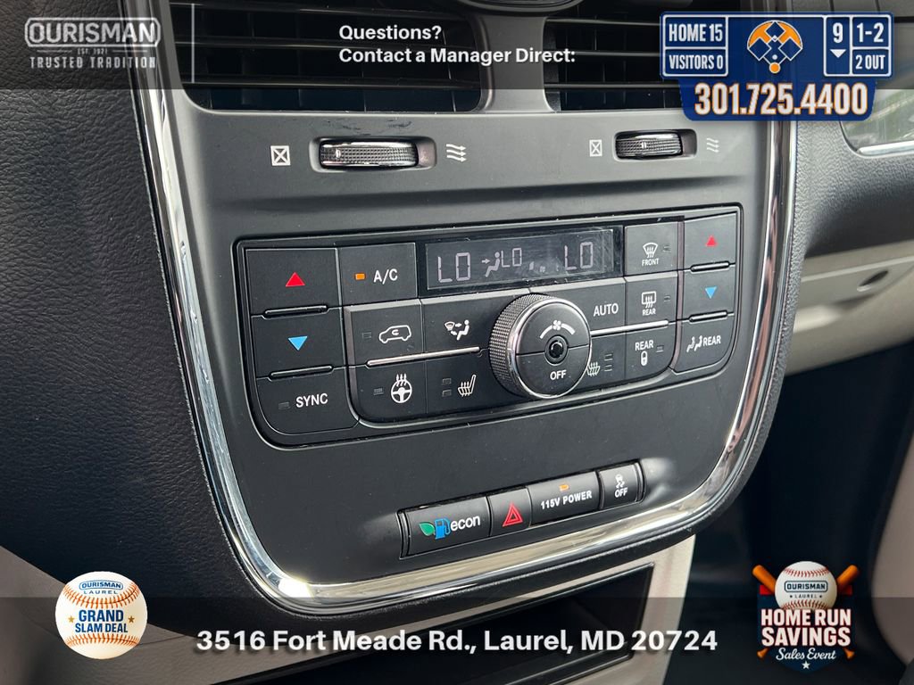 Used 2016 Chrysler Town & Country Touring-L FWD image 13