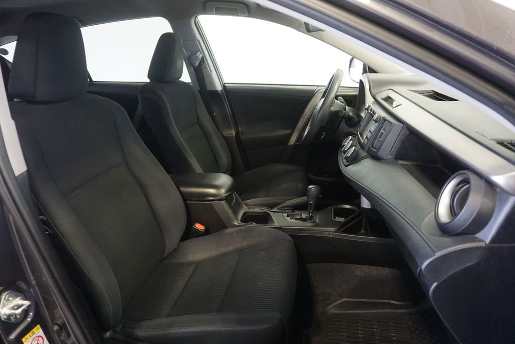 Used 2016 Toyota RAV4 LE image 14