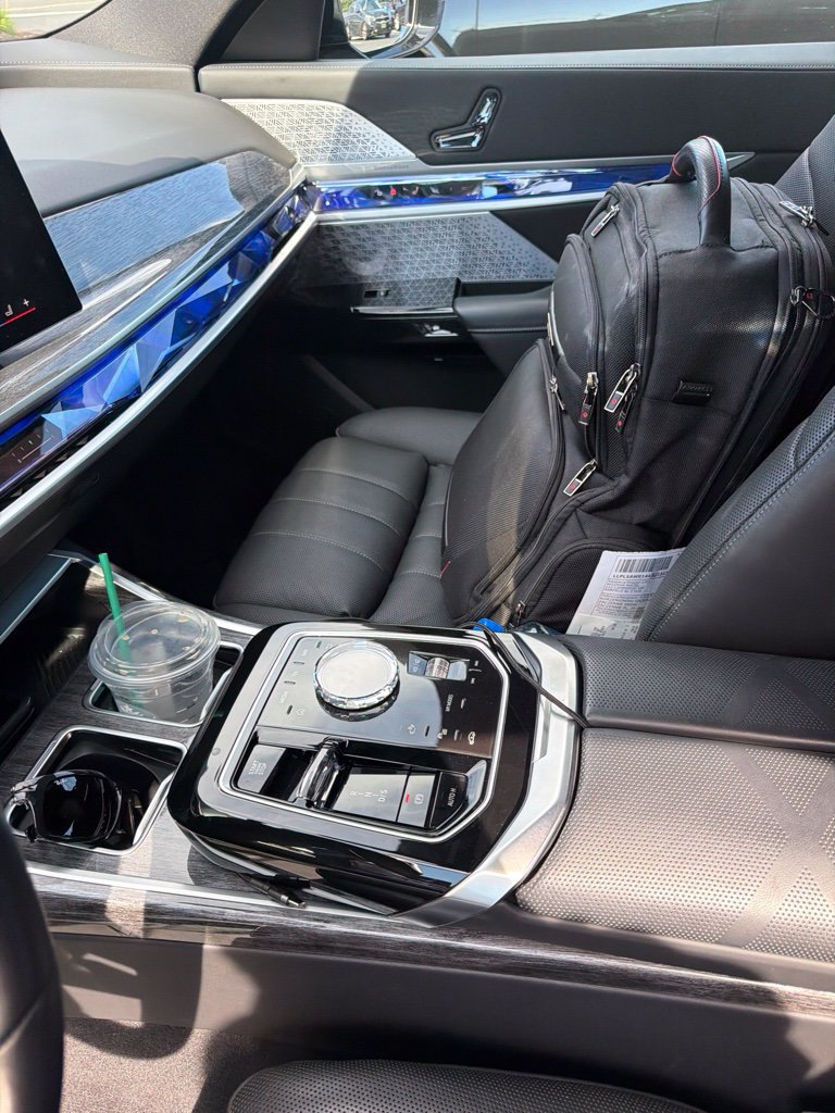 Used 2025 BMW 760i xDrive AWD/4WD image 3