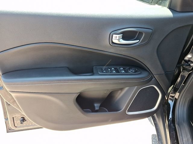 Used 2018 Jeep Compass Sport FWD image 9